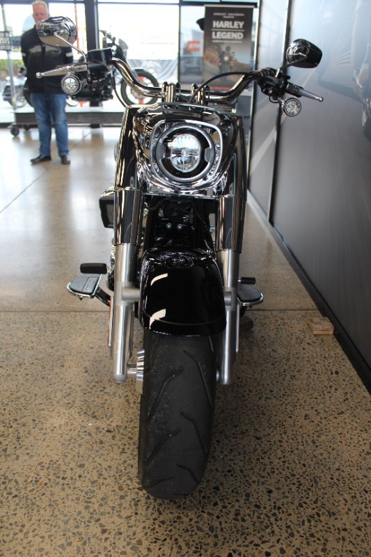 2025 Harley-davidson FLFB FAT BOY (117) VIVID BLACK