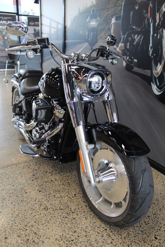 2025 Harley-davidson FLFB FAT BOY (117) VIVID BLACK