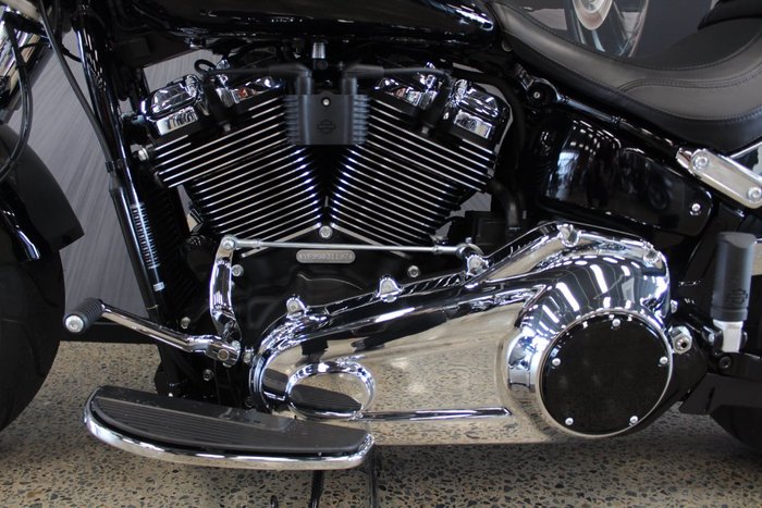 2025 Harley-davidson FLFB FAT BOY (117) VIVID BLACK