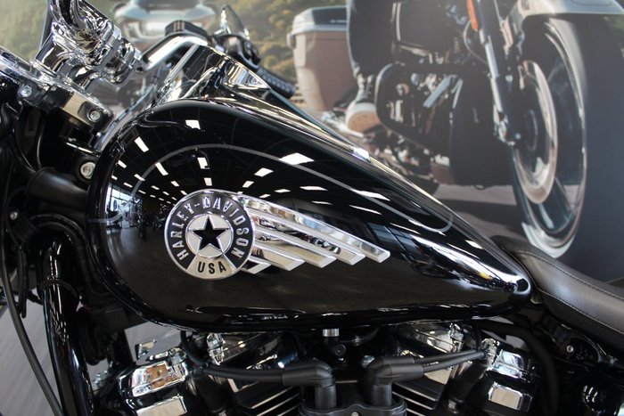 2025 Harley-davidson FLFB FAT BOY (117) VIVID BLACK