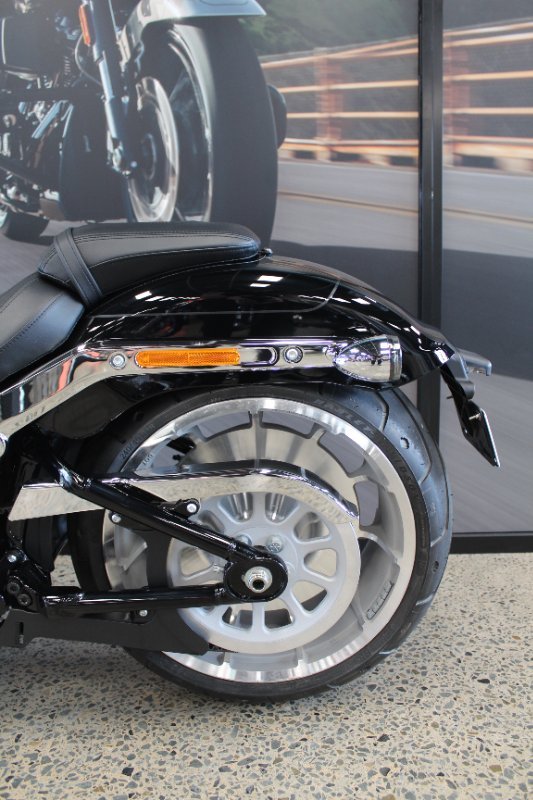 2025 Harley-davidson FLFB FAT BOY (117) VIVID BLACK
