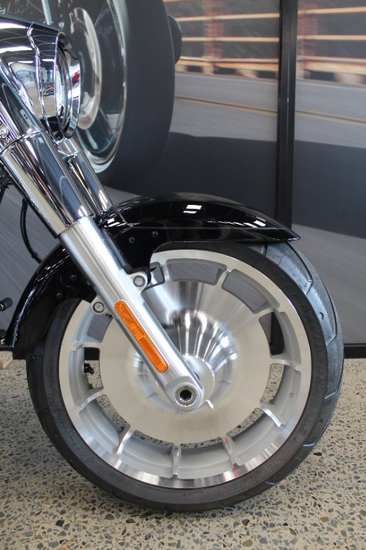2025 Harley-davidson FLFB FAT BOY (117) VIVID BLACK