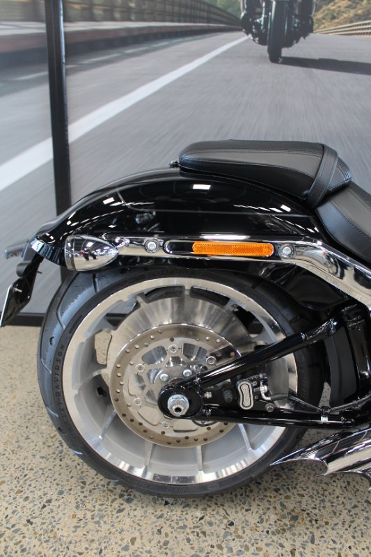 2025 Harley-davidson FLFB FAT BOY (117) VIVID BLACK