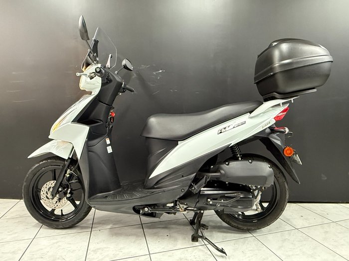 2016 SUZUKI ADDRESS (UK110) White