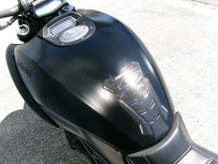 2015 DUCATI DIAVEL Black