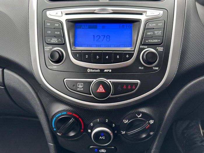 2012 Hyundai Accent Active RB Crystal White