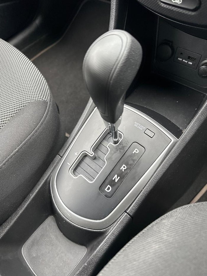 2012 Hyundai Accent Active RB Crystal White