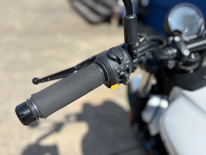 2024 Royal Enfield GUERILLA 450 Blue