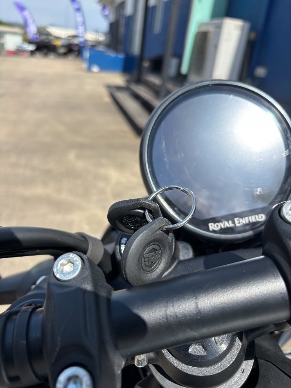 2024 Royal Enfield GUERILLA 450 Blue