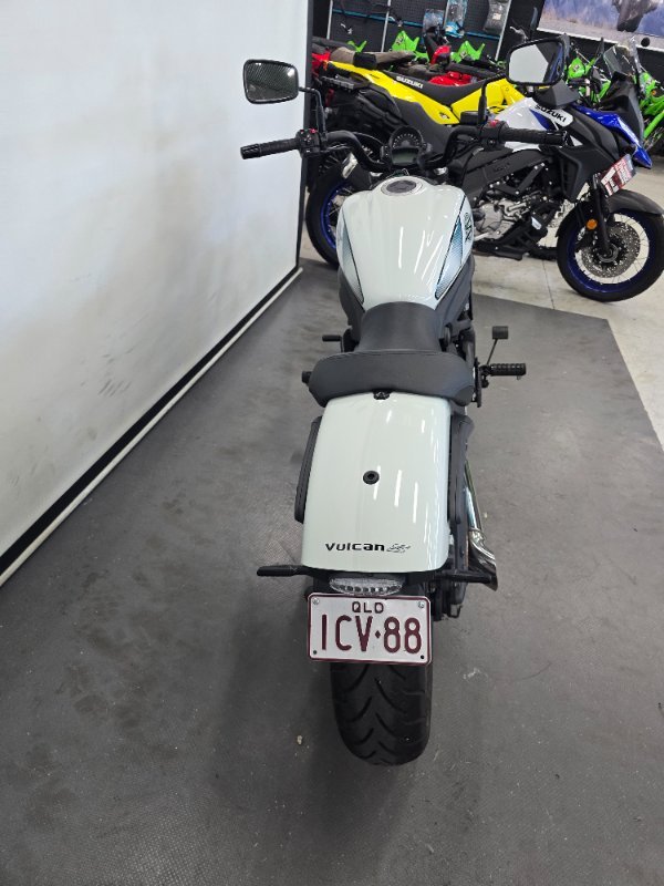 2022 Kawasaki VULCAN S SE White