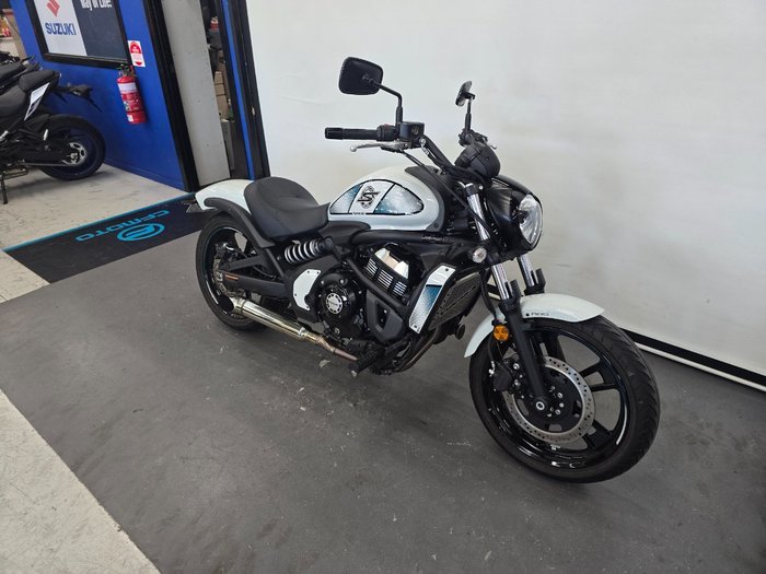 2022 Kawasaki VULCAN S SE White