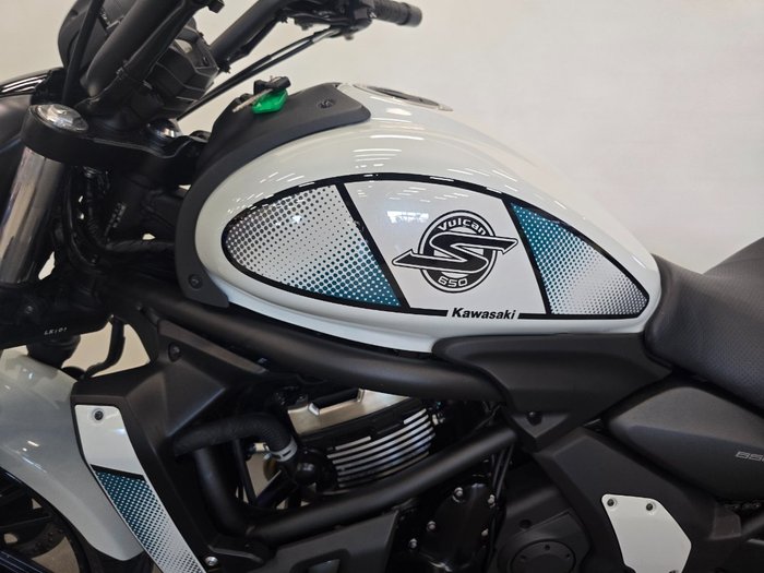2022 Kawasaki VULCAN S SE White