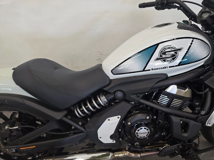 2022 Kawasaki VULCAN S SE White