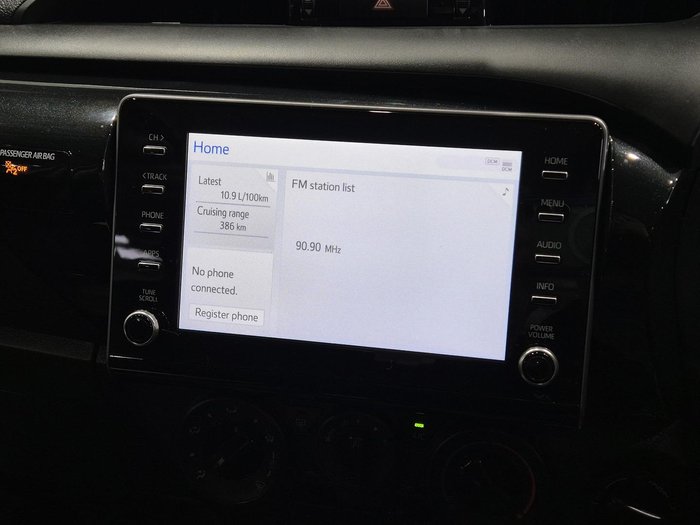 2022 Toyota Hilux SR