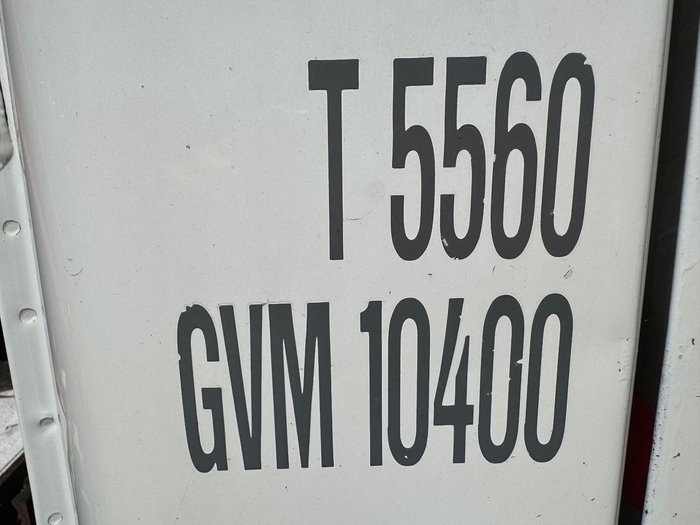 2005 Isuzu Frr 550 WHITE