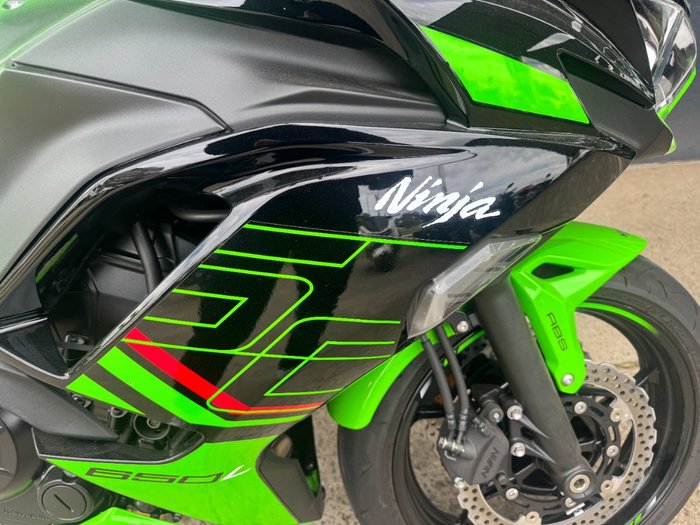 2023 Kawasaki NINJA 650 GREEN