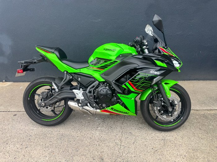 2023 Kawasaki NINJA 650 GREEN