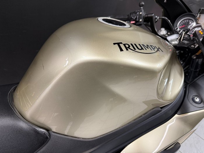 2014 TRIUMPH SPRINT GT Gold
