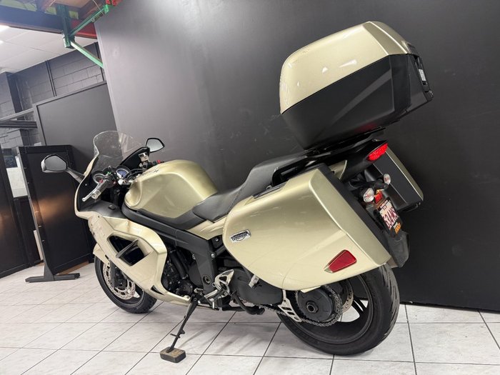 2014 TRIUMPH SPRINT GT Gold