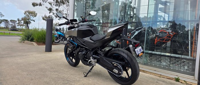 2023 CFMOTO 450 NK BLACK