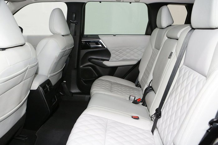 2022 Mitsubishi Outlander Exceed