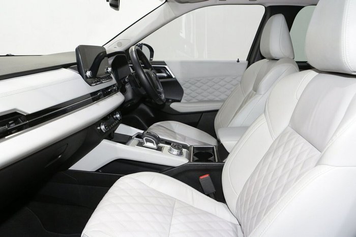 2022 Mitsubishi Outlander Exceed