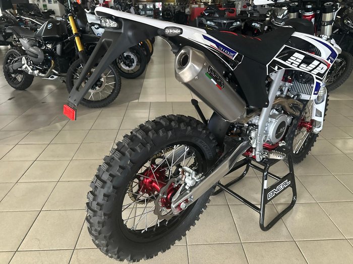 2025 AJP SPR 310R SPR White