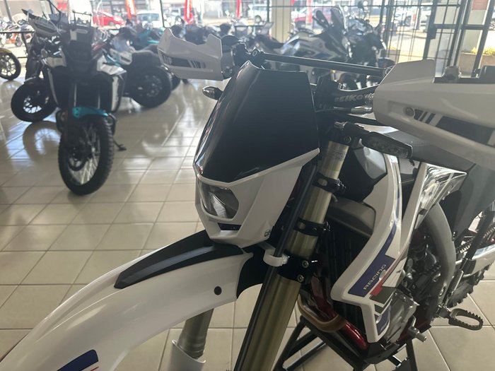 2025 AJP SPR 310R SPR White