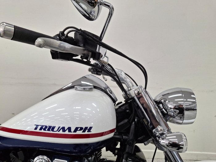 2011 Triumph THUNDERBIRD White