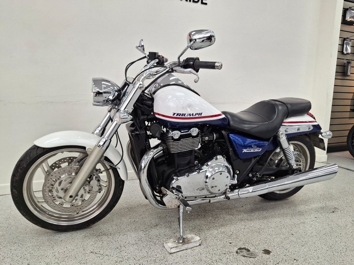 2011 Triumph THUNDERBIRD White
