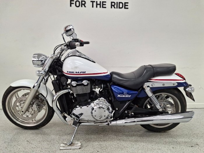 2011 Triumph THUNDERBIRD White