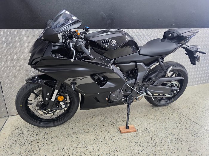 2025 Yamaha YZF-R7LA BLACK