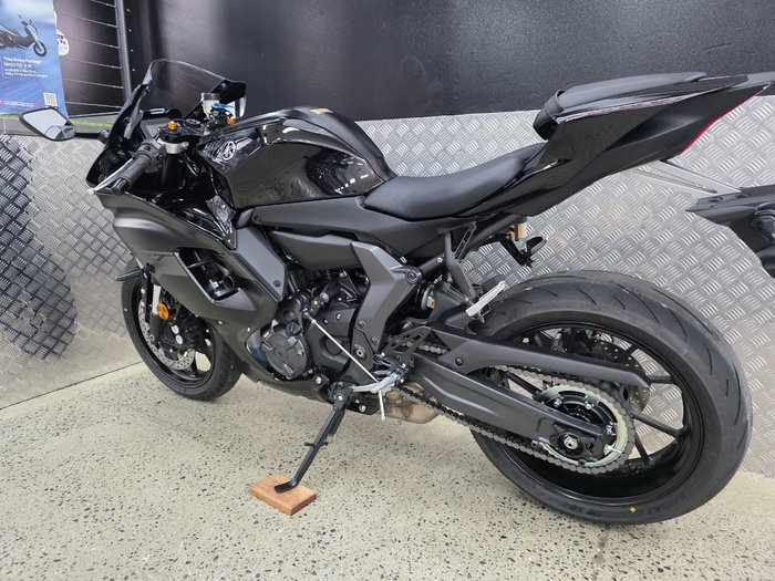 2025 Yamaha YZF-R7LA BLACK