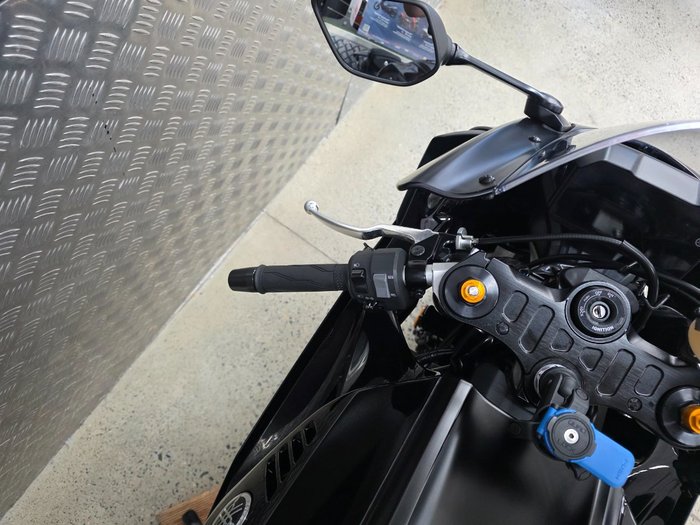 2025 Yamaha YZF-R7LA BLACK