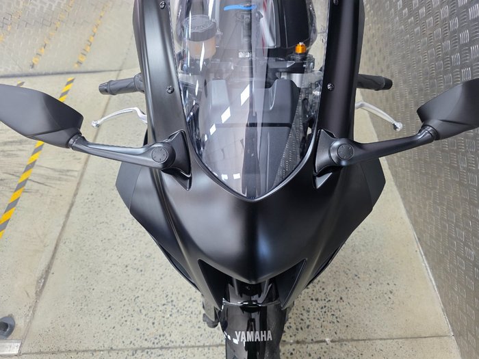 2025 Yamaha YZF-R7LA BLACK