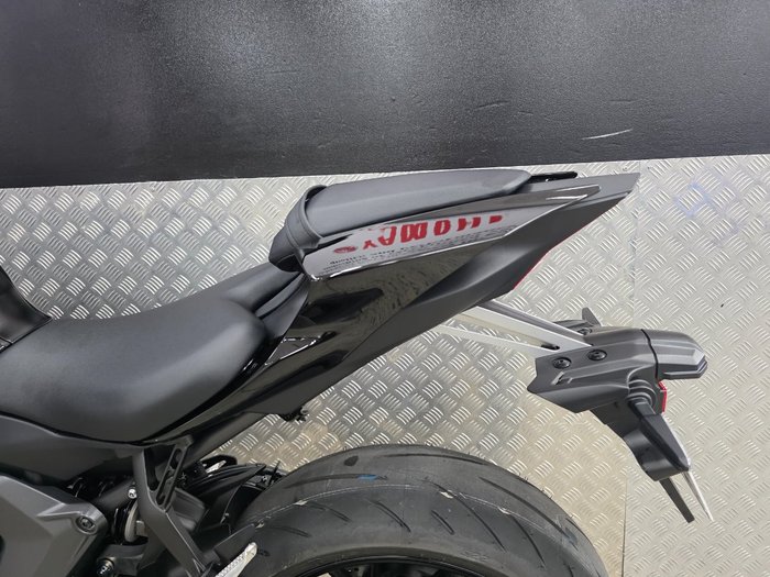 2025 Yamaha YZF-R7LA BLACK