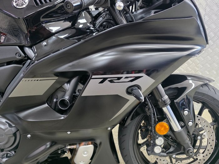 2025 Yamaha YZF-R7LA BLACK