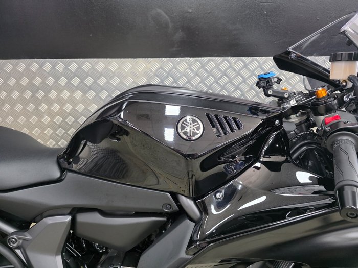 2025 Yamaha YZF-R7LA BLACK
