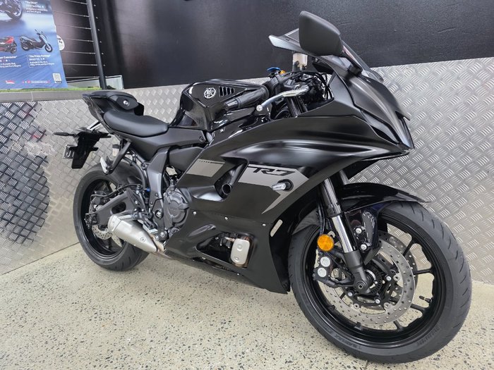 2025 Yamaha YZF-R7LA BLACK