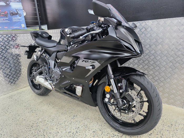 2025 Yamaha YZF-R7LA BLACK