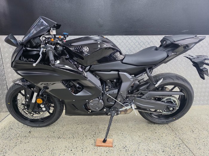 2025 Yamaha YZF-R7LA BLACK