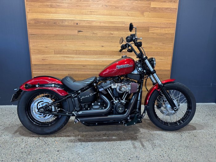 2017 Harley-davidson FXBB STREET BOB Red