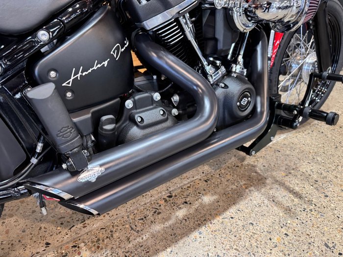 2017 Harley-davidson FXBB STREET BOB Red