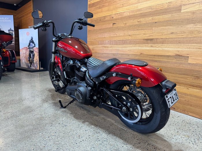 2017 Harley-davidson FXBB STREET BOB Red