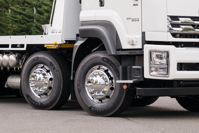 2025 Isuzu F Series FYJ300-350