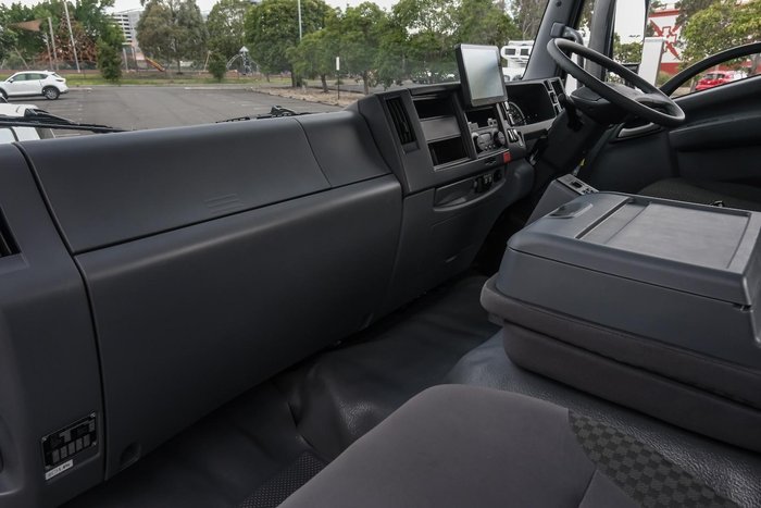 2025 Isuzu F Series FYJ300-350