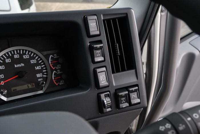 2025 Isuzu F Series FYJ300-350