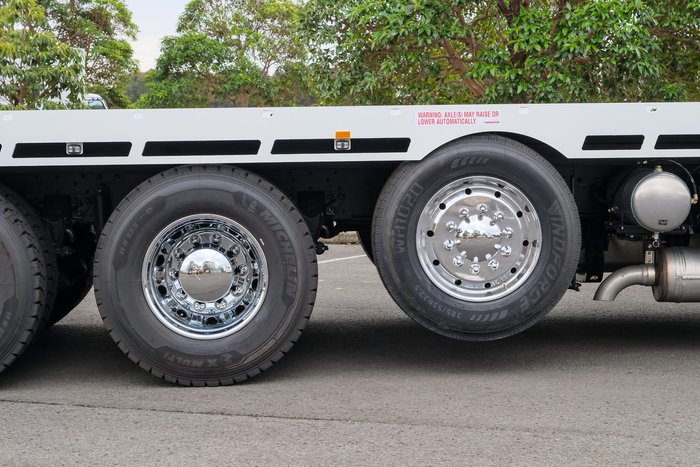 2025 Isuzu F Series FYJ300-350
