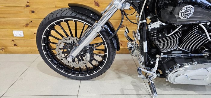 2016 Harley-davidson FXSB SOFTAIL BREAKOUT Black