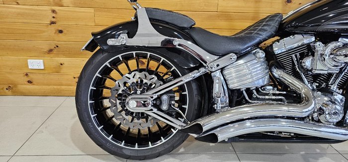 2016 Harley-davidson FXSB SOFTAIL BREAKOUT Black